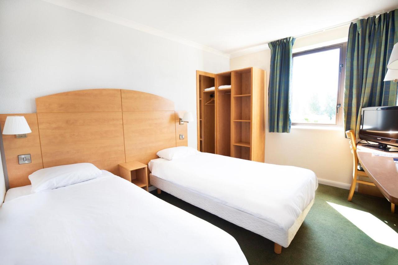 Campanile Milton Keynes - Fenny Stratford Hotel Екстериор снимка